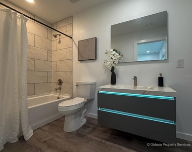 211 Se 21st Terrace - Photo Thumbnail 8