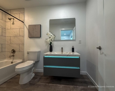 210 Se 21st Terrace - Photo Thumbnail 7