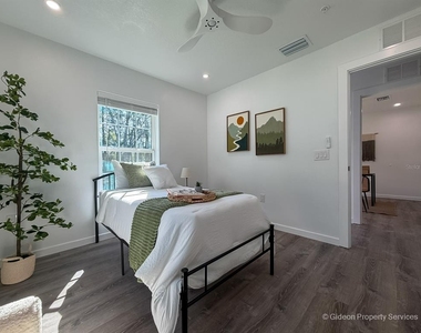 207 Se 21st Terrace - Photo Thumbnail 16