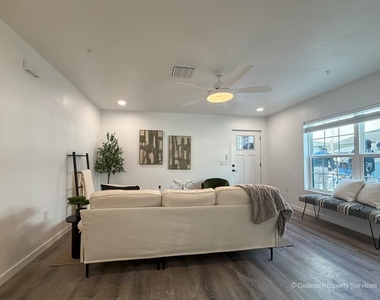 207 Se 21st Terrace - Photo Thumbnail 3
