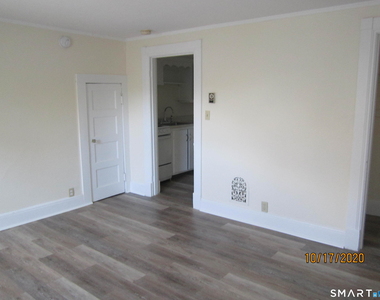 1085 Broad Street - Photo Thumbnail 4
