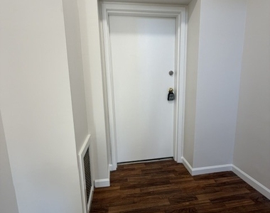 30 Woodbury Avenue - Photo Thumbnail 15