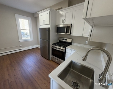 30 Woodbury Avenue - Photo Thumbnail 2