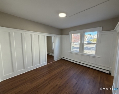 30 Woodbury Avenue - Photo Thumbnail 7