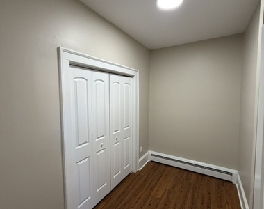 30 Woodbury Avenue - Photo Thumbnail 12