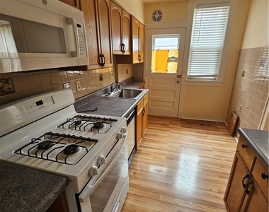 2332 Sherbrook - Photo Thumbnail 11