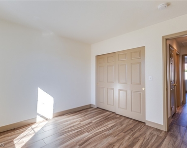 480 Salzburg Avenue - Photo Thumbnail 19