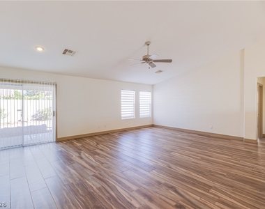 480 Salzburg Avenue - Photo Thumbnail 10
