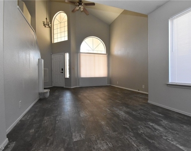 5016 Camino Del Santo Parkway - Photo Thumbnail 5