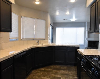 5016 Camino Del Santo Parkway - Photo Thumbnail 9