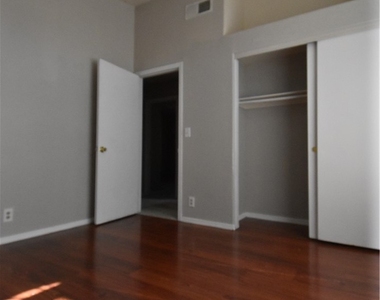 5016 Camino Del Santo Parkway - Photo Thumbnail 26