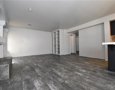 5016 Camino Del Santo Parkway - Photo Thumbnail 11
