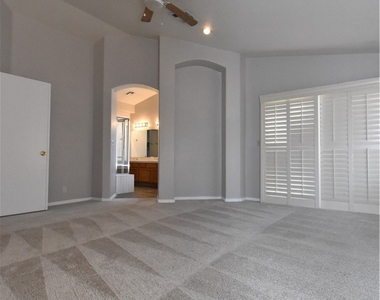 5016 Camino Del Santo Parkway - Photo Thumbnail 17