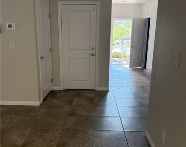 1054 Twincrest Avenue - Photo Thumbnail 4