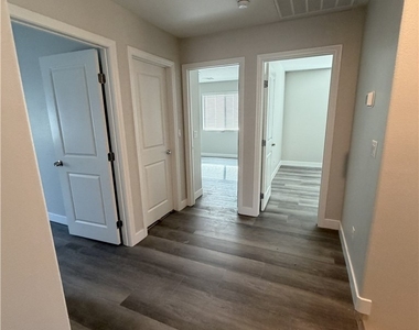 1054 Twincrest Avenue - Photo Thumbnail 6