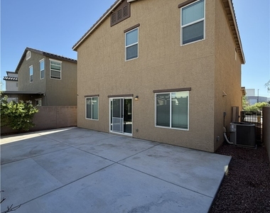 1054 Twincrest Avenue - Photo Thumbnail 13