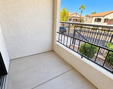 950 Seven Hills Drive - Photo Thumbnail 9
