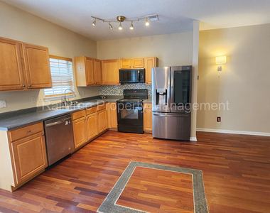 3854 Pleasant Oaks Drive - Photo Thumbnail 2