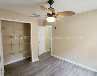 3854 Pleasant Oaks Drive - Photo Thumbnail 15