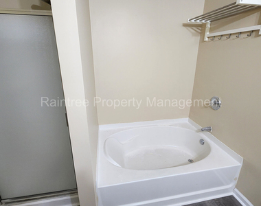 3854 Pleasant Oaks Drive - Photo Thumbnail 9