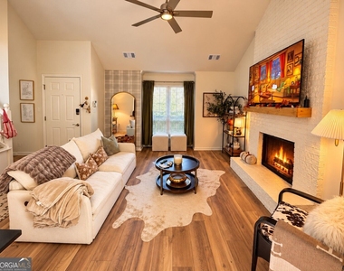 1195 Minhinette Drive - Photo Thumbnail 4