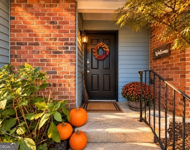 1195 Minhinette Drive - Photo Thumbnail 2