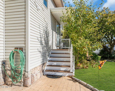 229 Pine Drive - Photo Thumbnail 2