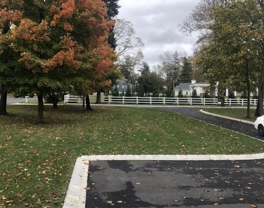 497 Sycamore Avenue - Photo Thumbnail 3