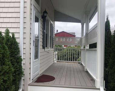 497 Sycamore Avenue - Photo Thumbnail 5