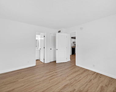 3231 Ne 7th Avenue - Photo Thumbnail 7
