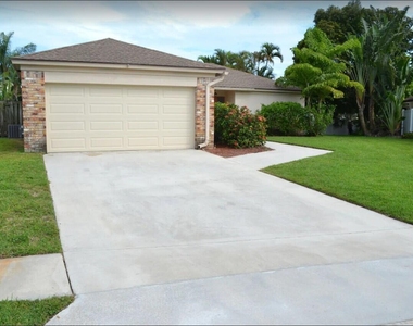 169 Arrowhead Circle - Photo Thumbnail 3