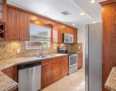 1468 Northampton Terrace - Photo Thumbnail 5