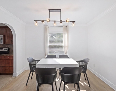 1468 Northampton Terrace - Photo Thumbnail 10