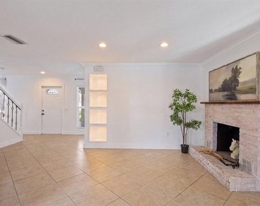 1468 Northampton Terrace - Photo Thumbnail 4