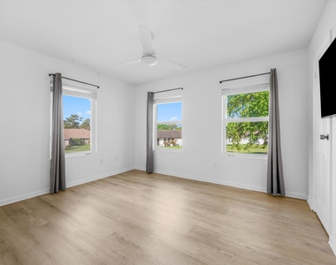 1468 Northampton Terrace - Photo Thumbnail 15