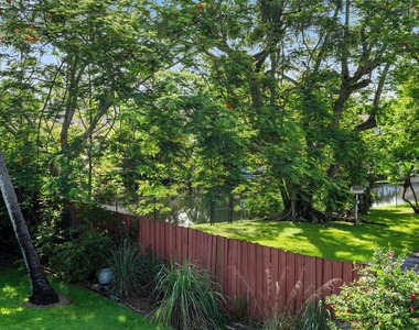 1468 Northampton Terrace - Photo Thumbnail 22