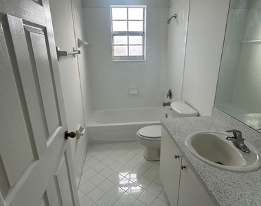 1570 Ne 33 Road - Photo Thumbnail 17