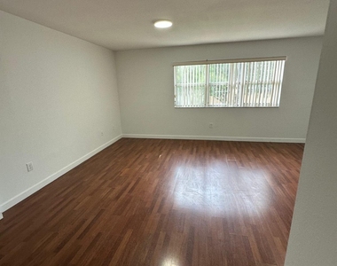 1570 Ne 33 Road - Photo Thumbnail 12