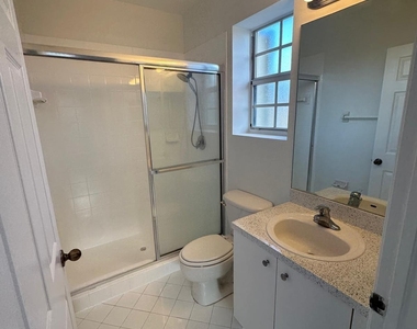 1570 Ne 33 Road - Photo Thumbnail 16
