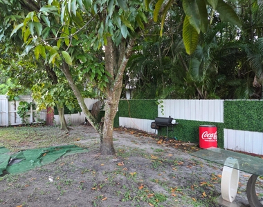 7818 Sw 7th Court - Photo Thumbnail 13