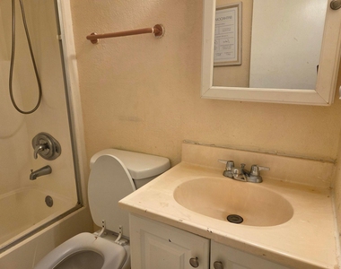7818 Sw 7th Court - Photo Thumbnail 21