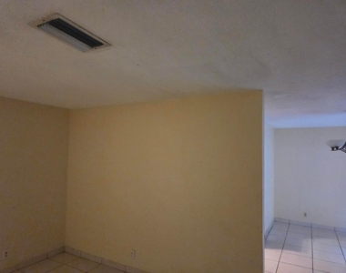 7818 Sw 7th Court - Photo Thumbnail 16