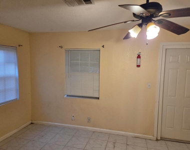 7818 Sw 7th Court - Photo Thumbnail 17