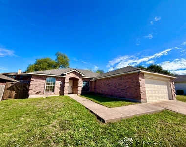 1121 Doreen Street - Photo Thumbnail 1