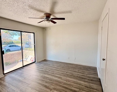4146 Towngate Boulevard - Photo Thumbnail 2