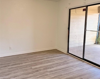 4146 Towngate Boulevard - Photo Thumbnail 6