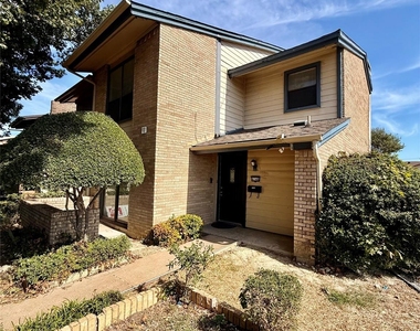 4146 Towngate Boulevard - Photo Thumbnail 1