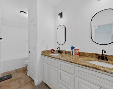 6606 Windward View Drive - Photo Thumbnail 18