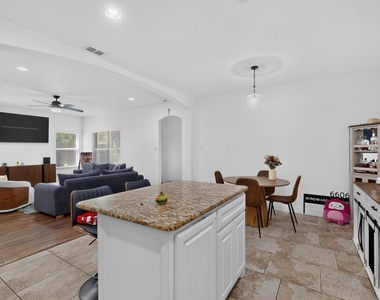 6606 Windward View Drive - Photo Thumbnail 12
