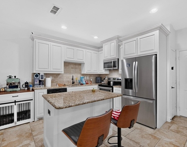 6606 Windward View Drive - Photo Thumbnail 10